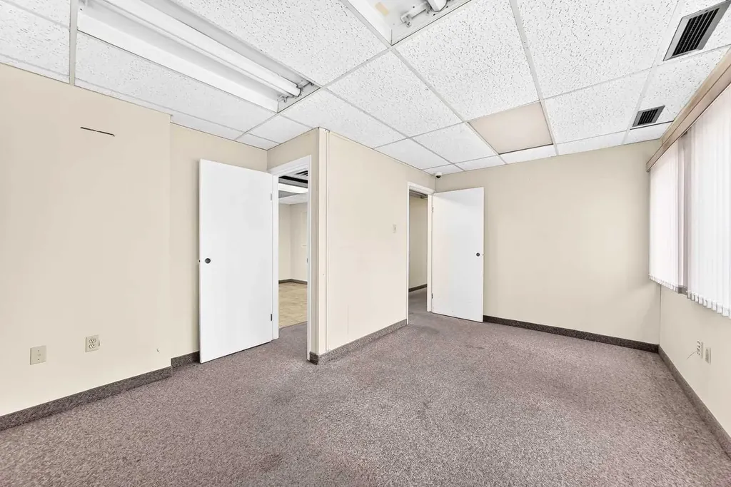 4722 1 Street SW Calgary AB T2G 0A2