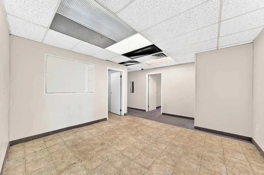 4722 1 Street SW Calgary AB T2G 0A2