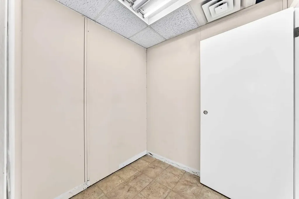 4722 1 Street SW Calgary AB T2G 0A2