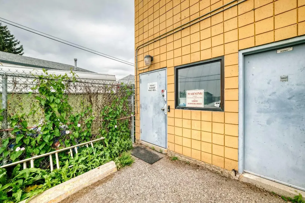 4722 1 Street SW Calgary AB T2G 0A2