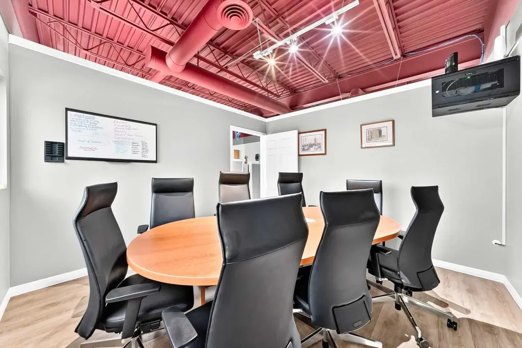 4722 1 Street SW Calgary AB T2G 0A2
