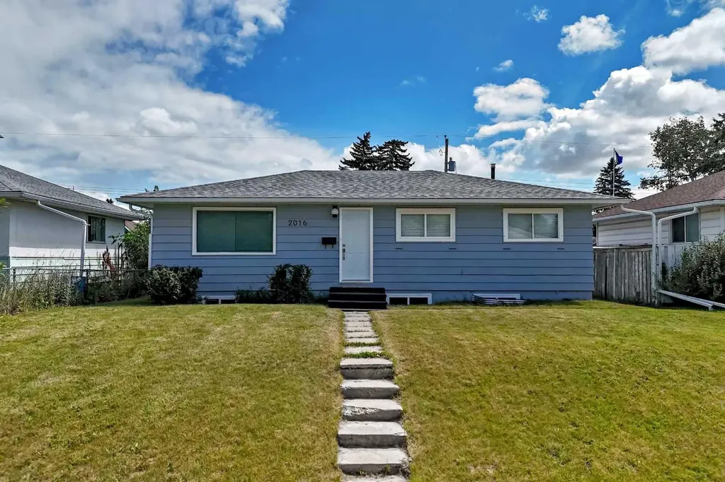 2016 46 Street SE Calgary AB T2B 1K6