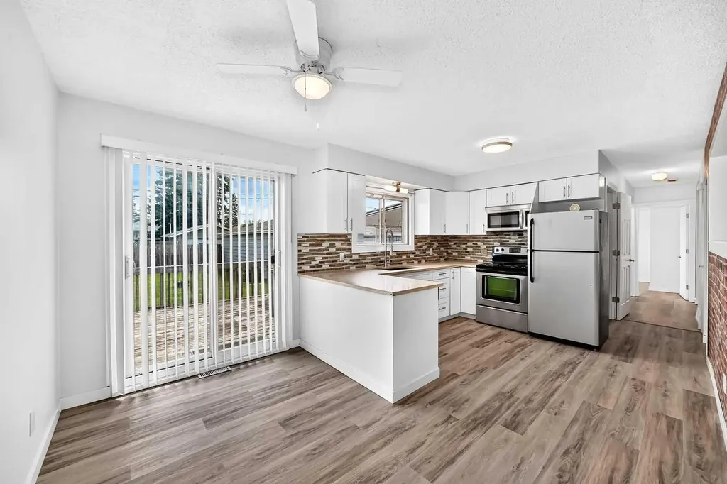 2016 46 Street SE Calgary AB T2B 1K6
