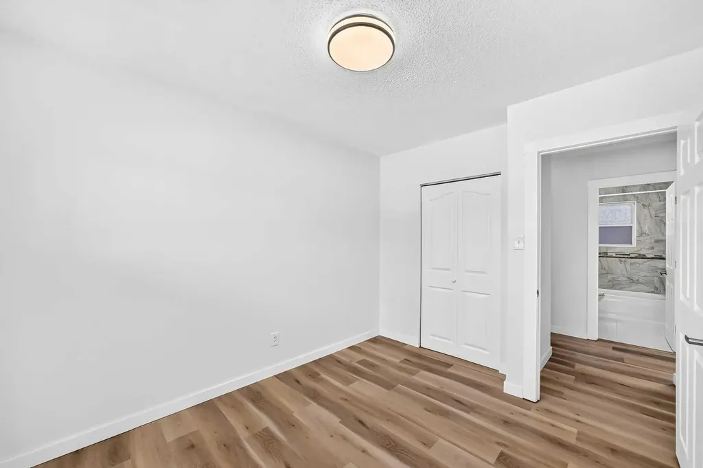 2016 46 Street SE Calgary AB T2B 1K6