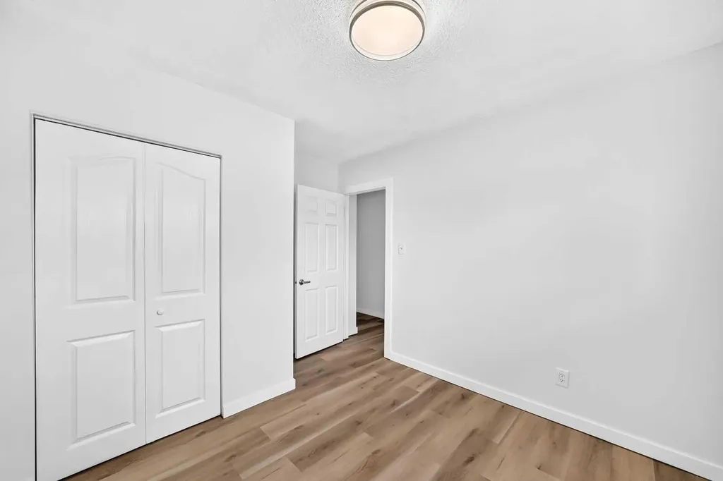 2016 46 Street SE Calgary AB T2B 1K6
