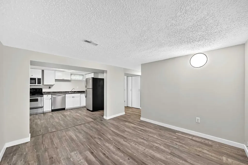 2016 46 Street SE Calgary AB T2B 1K6
