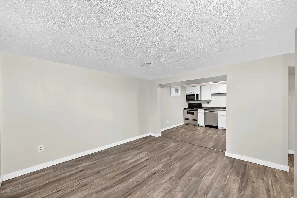 2016 46 Street SE Calgary AB T2B 1K6