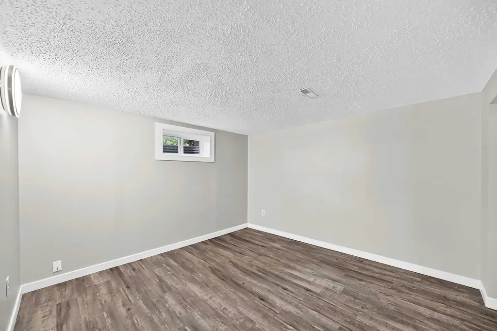 2016 46 Street SE Calgary AB T2B 1K6