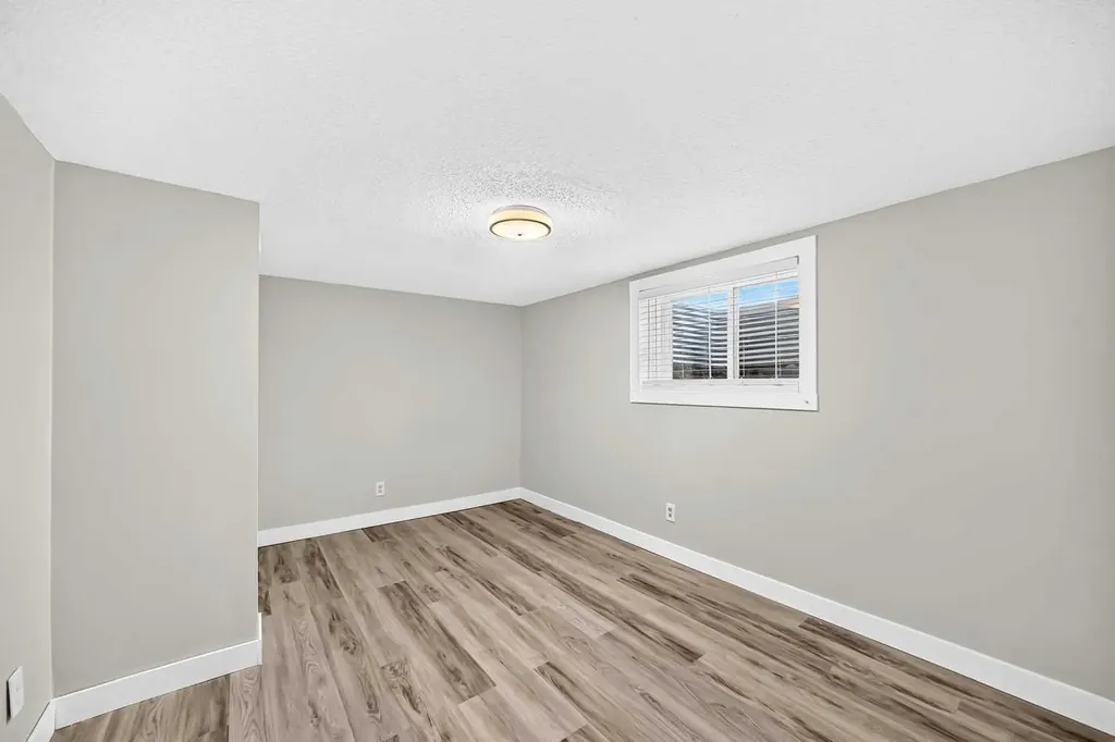 2016 46 Street SE Calgary AB T2B 1K6