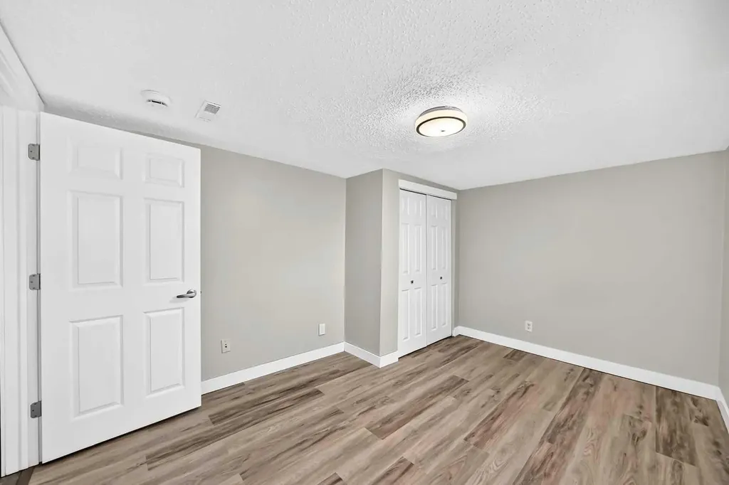 2016 46 Street SE Calgary AB T2B 1K6