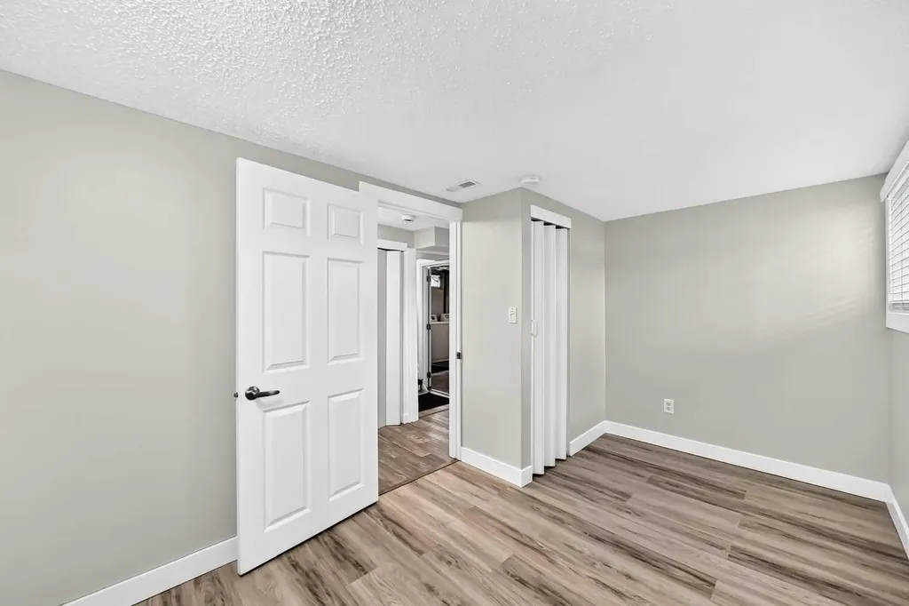 2016 46 Street SE Calgary AB T2B 1K6