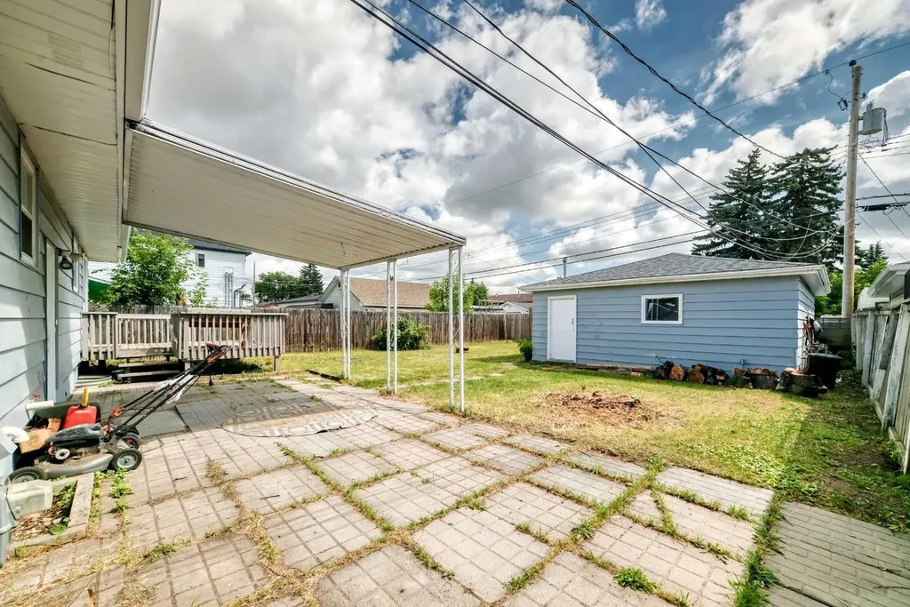 2016 46 Street SE Calgary AB T2B 1K6