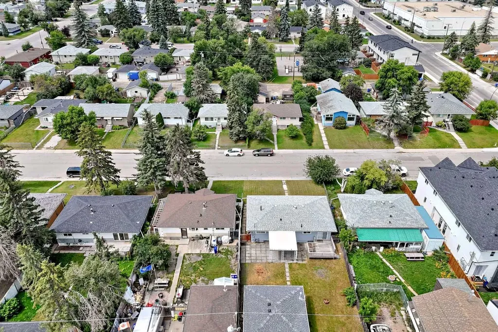 2016 46 Street SE Calgary AB T2B 1K6