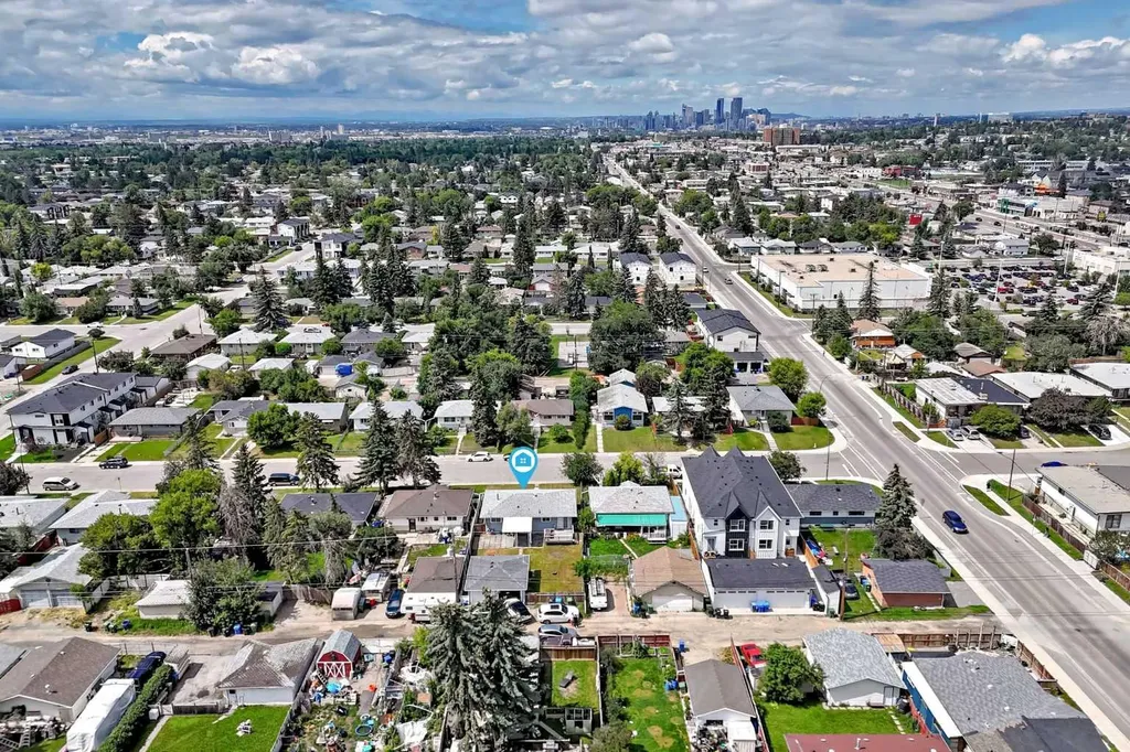 2016 46 Street SE Calgary AB T2B 1K6