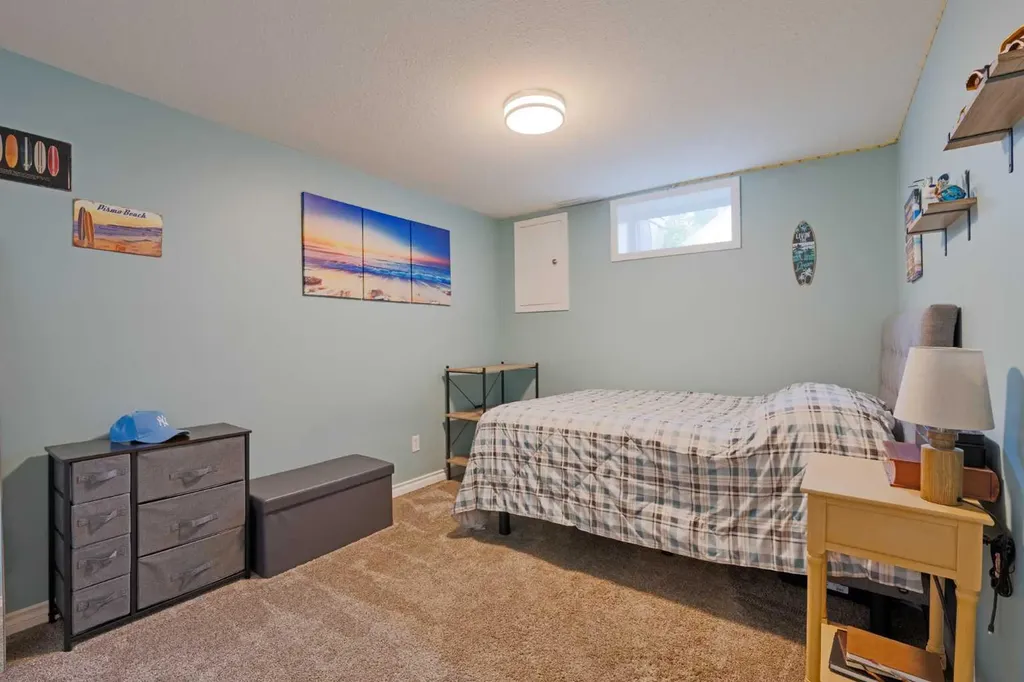 1102 Lakeview Drive S Lethbridge AB T1K 3E9