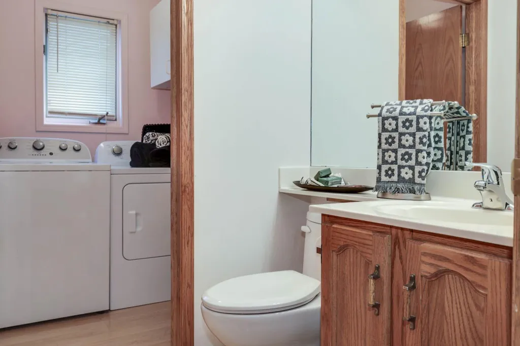 23 Sandalwood Close NW Calgary AB T3K 4B4
