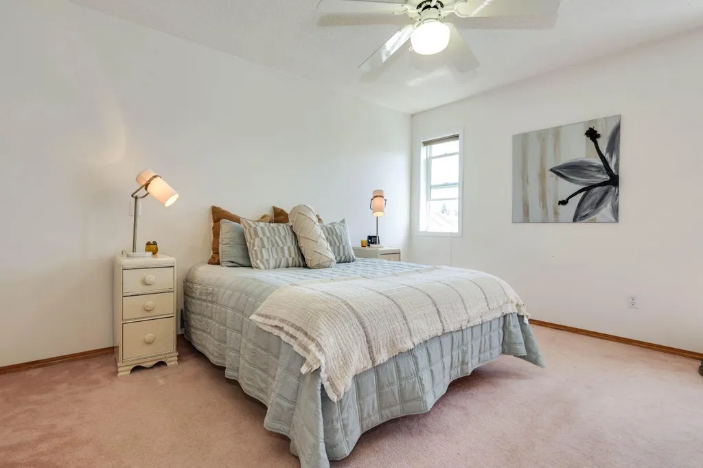 23 Sandalwood Close NW Calgary AB T3K 4B4