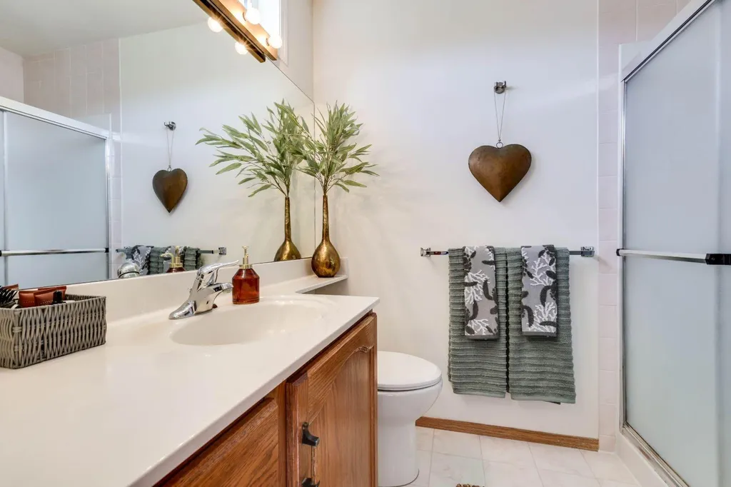 23 Sandalwood Close NW Calgary AB T3K 4B4