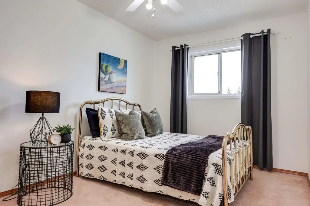 23 Sandalwood Close NW Calgary AB T3K 4B4