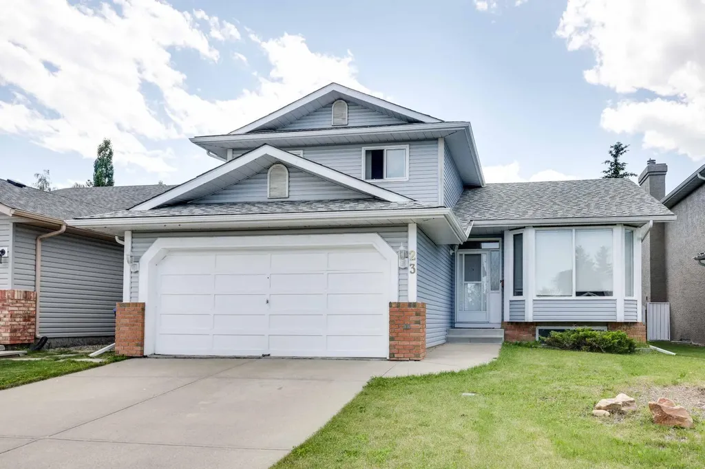 23 Sandalwood Close NW Calgary AB T3K 4B4