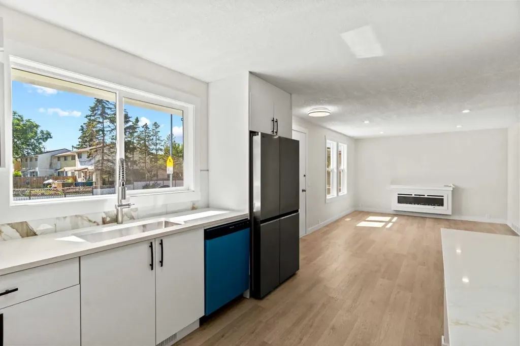 3116 39 Street SE Calgary AB T2B 1B1