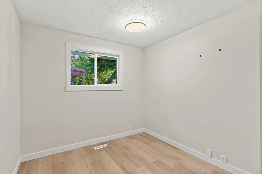 3116 39 Street SE Calgary AB T2B 1B1