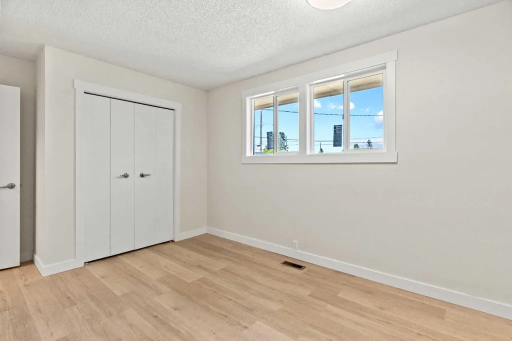 3116 39 Street SE Calgary AB T2B 1B1
