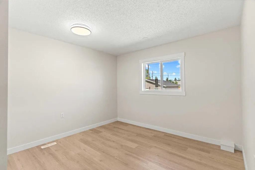 3116 39 Street SE Calgary AB T2B 1B1