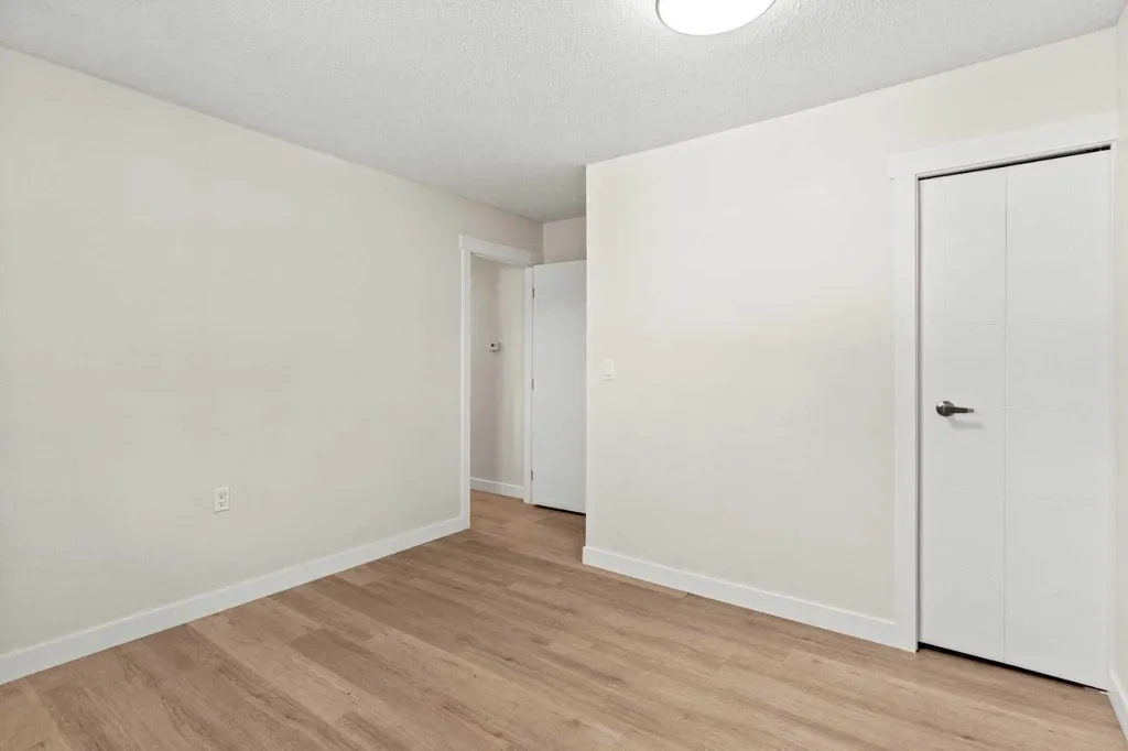 3116 39 Street SE Calgary AB T2B 1B1