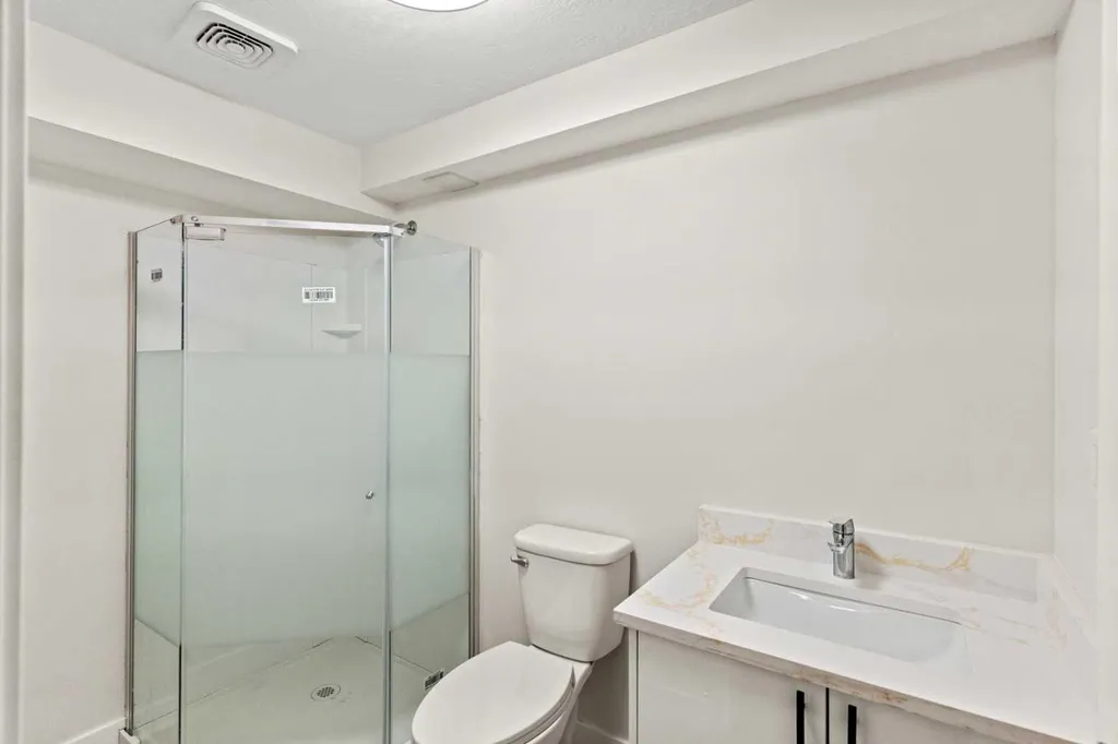3116 39 Street SE Calgary AB T2B 1B1