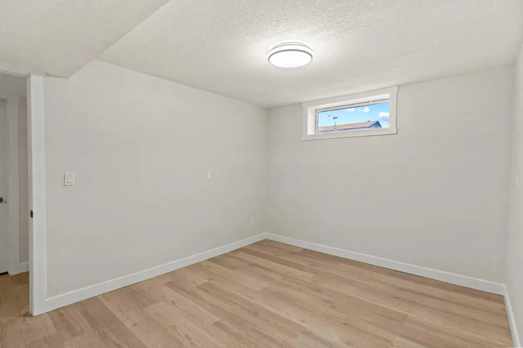 3116 39 Street SE Calgary AB T2B 1B1