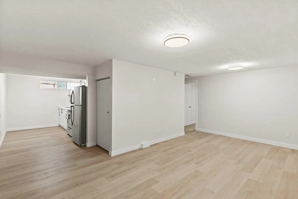 3116 39 Street SE Calgary AB T2B 1B1