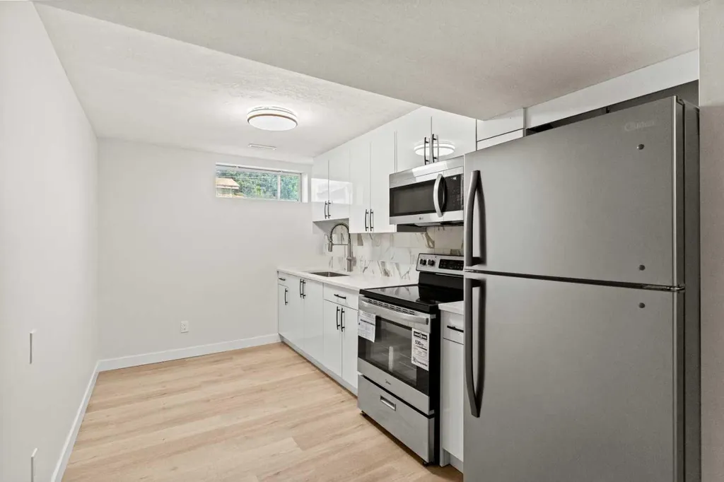3116 39 Street SE Calgary AB T2B 1B1