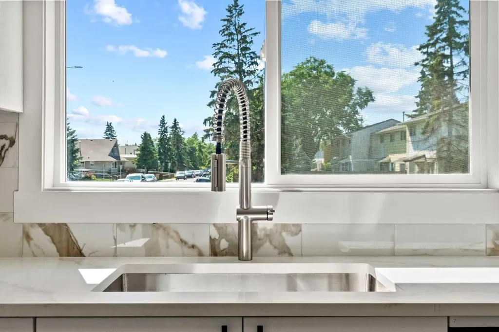 3116 39 Street SE Calgary AB T2B 1B1