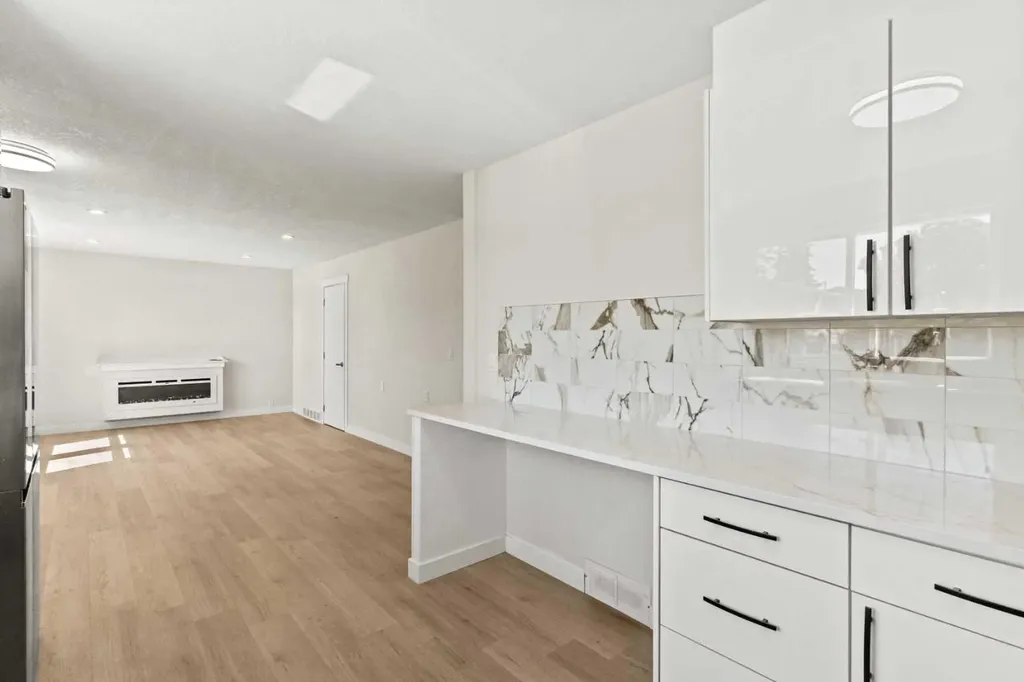 3116 39 Street SE Calgary AB T2B 1B1