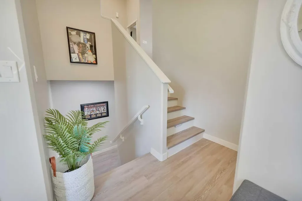 74 Turner Crescent Red Deer AB T4P 0L1