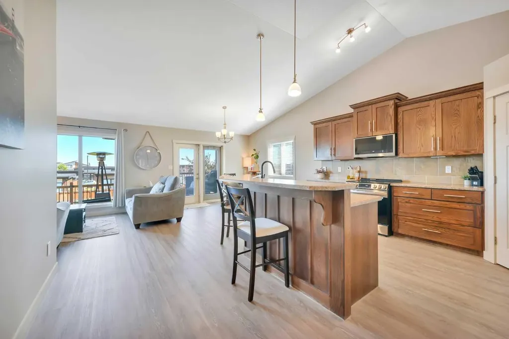 74 Turner Crescent Red Deer AB T4P 0L1