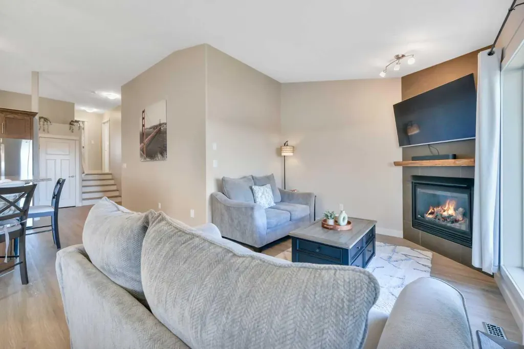 74 Turner Crescent Red Deer AB T4P 0L1