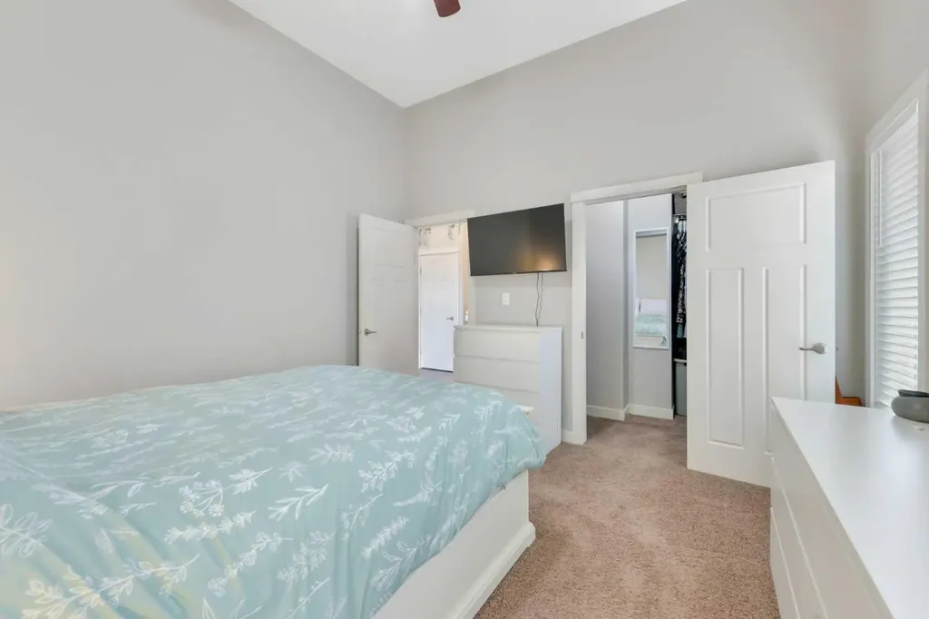 74 Turner Crescent Red Deer AB T4P 0L1