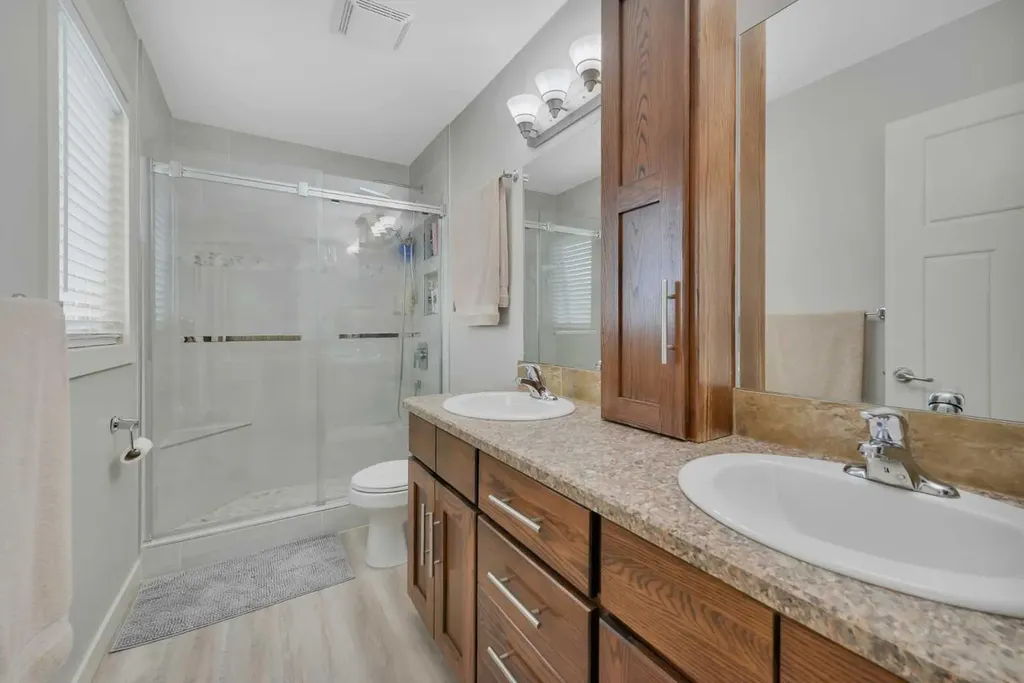74 Turner Crescent Red Deer AB T4P 0L1
