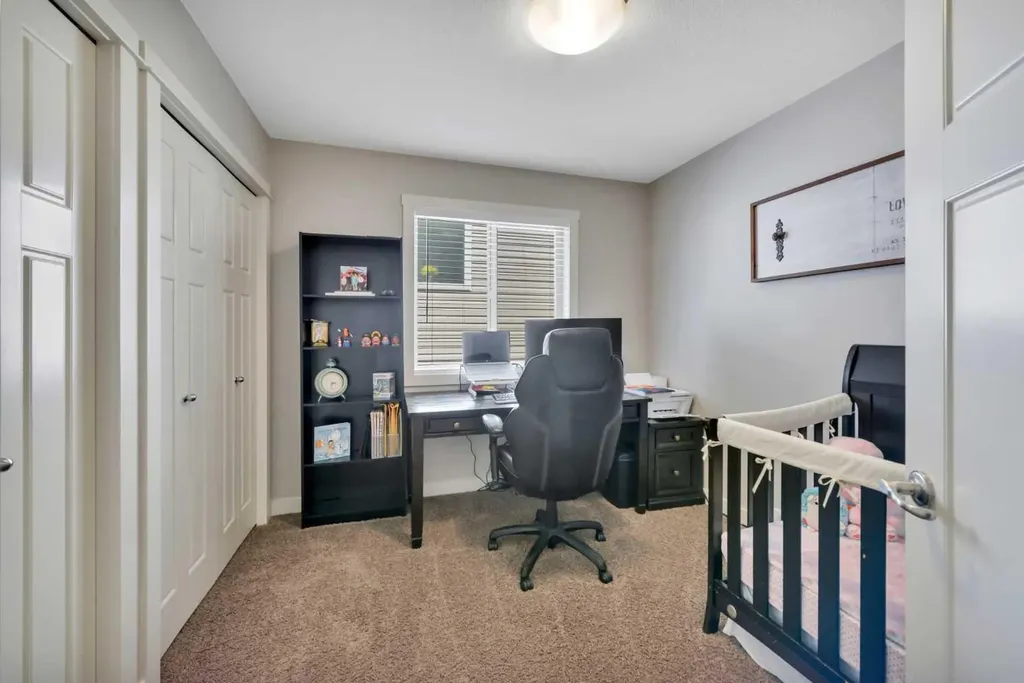 74 Turner Crescent Red Deer AB T4P 0L1