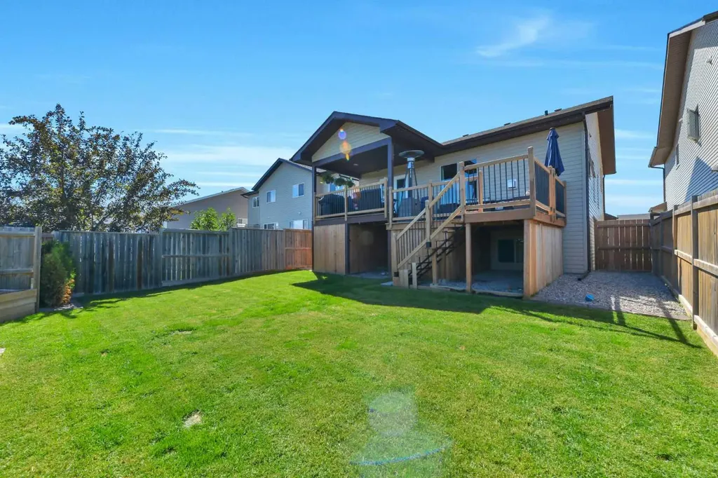 74 Turner Crescent Red Deer AB T4P 0L1