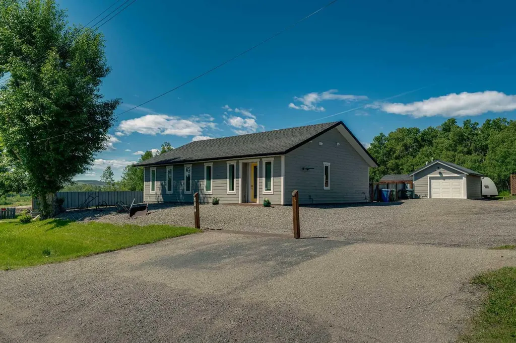 304 Main Street Diamond Valley AB T0L 2Z0