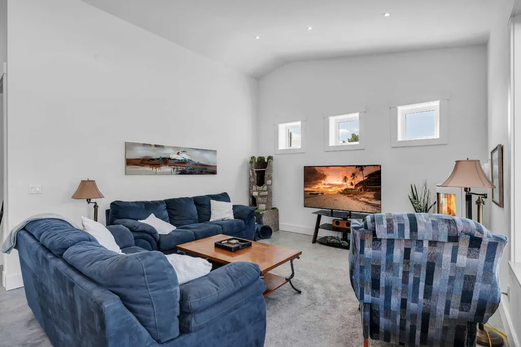 304 Main Street Diamond Valley AB T0L 2Z0