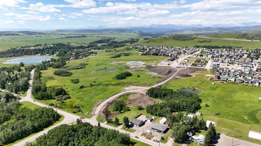 304 Main Street Diamond Valley AB T0L 2Z0
