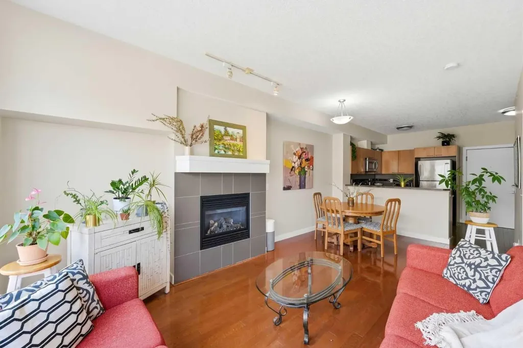 2420 34 Avenue SW Calgary AB T2T 2C8