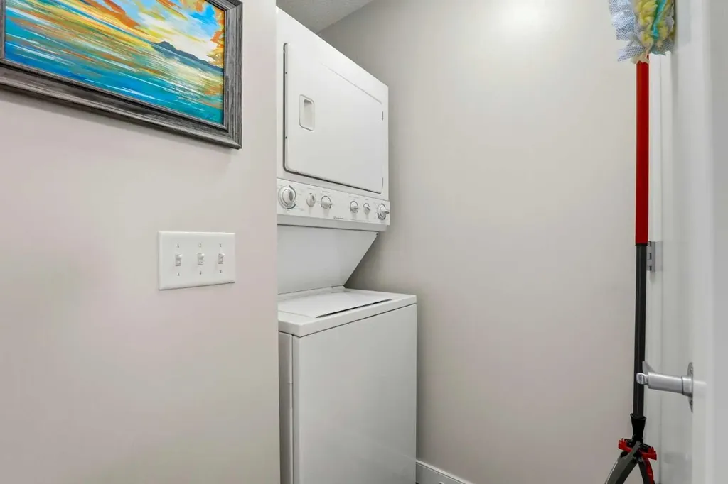 2420 34 Avenue SW Calgary AB T2T 2C8