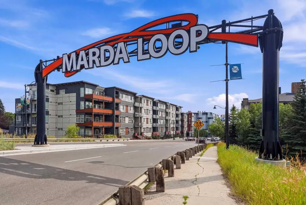 2420 34 Avenue SW Calgary AB T2T 2C8
