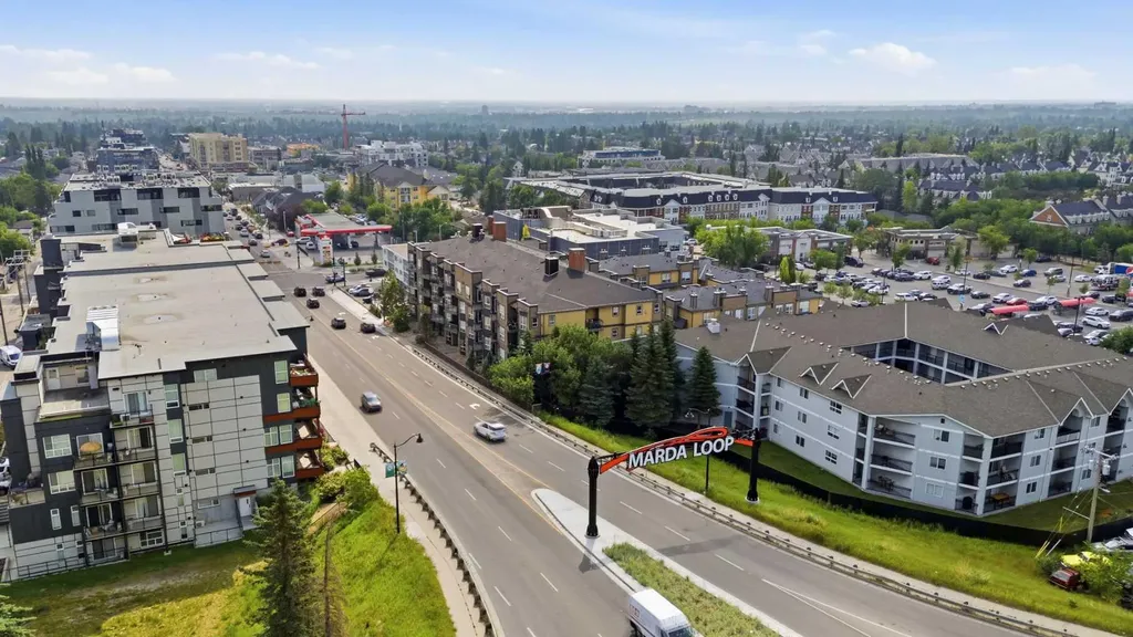 2420 34 Avenue SW Calgary AB T2T 2C8
