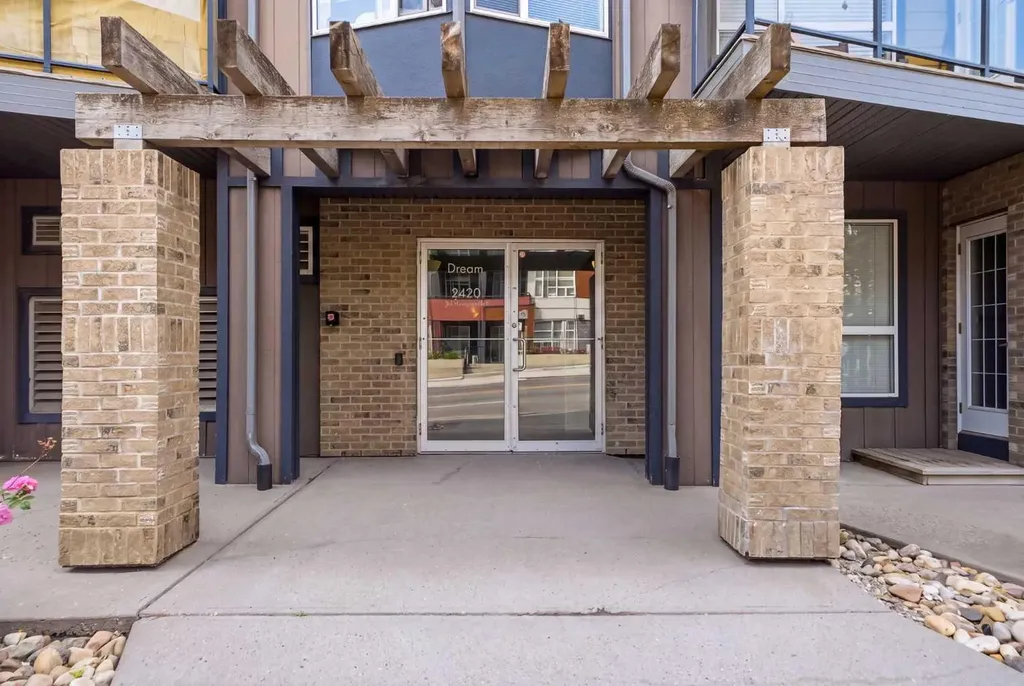 2420 34 Avenue SW Calgary AB T2T 2C8